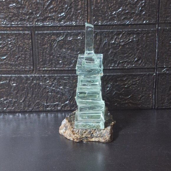 GLASS AND GRANITE 7 INCH TALL INUKSHUK HEAVY - Picture 6 of 7